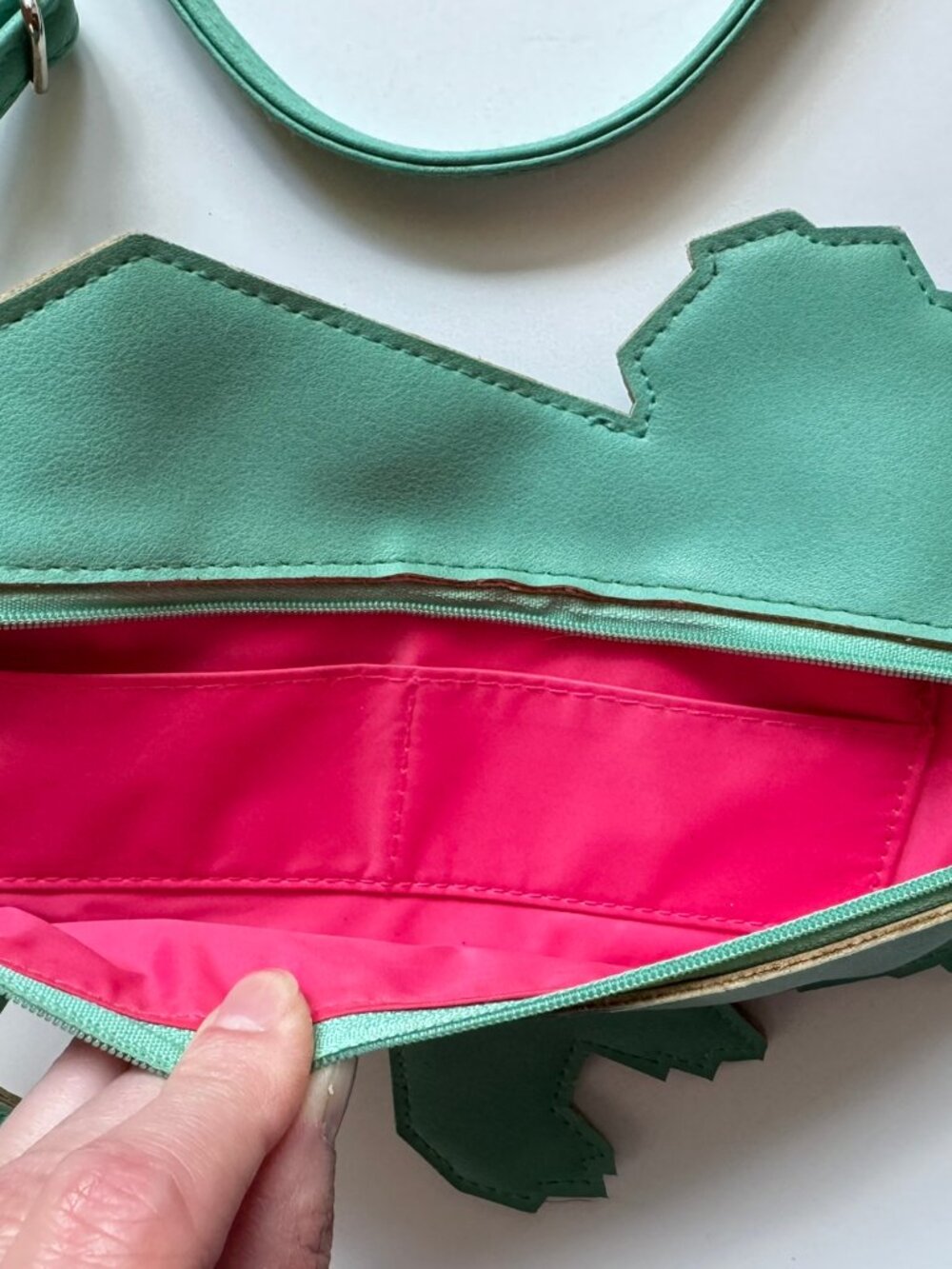 Mint-Green Origami Triceratops Crossbody Handbag House of Disaster - Picture 7 of 7